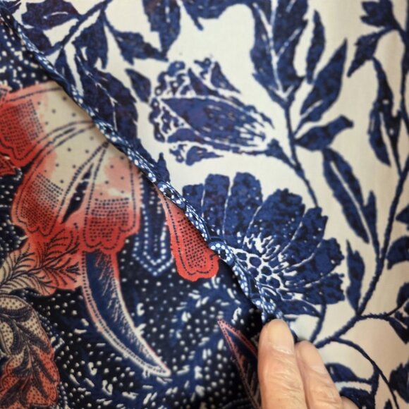 🔴 Jessica Simpson Maternity Top Womens 1X Blue Red Floral Asymmetrical Tunic - Picture 7 of 13